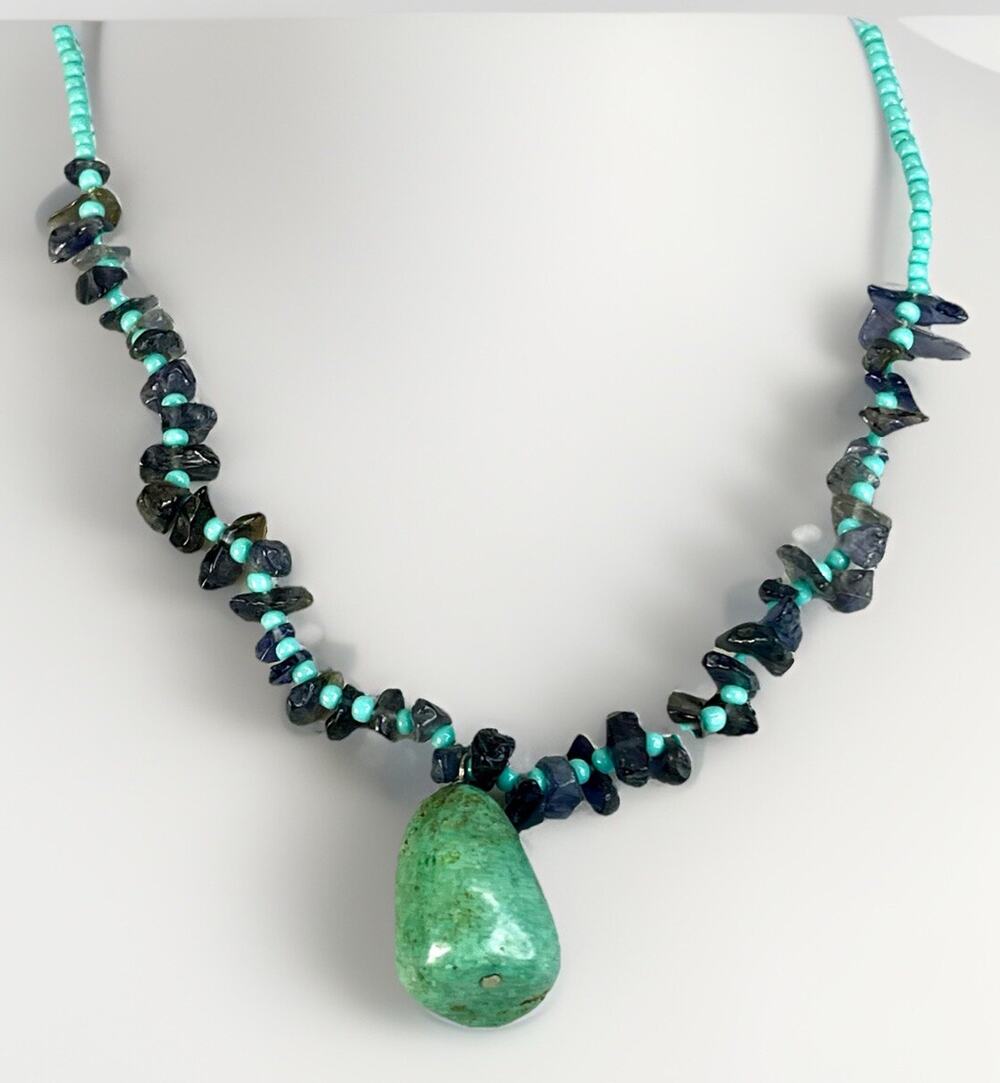 Handmade Native American Chunky Turquoise & Amethyst Pendant Beaded Necklace